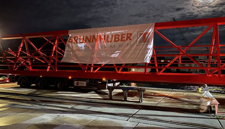 Transport per Schiff und LKW nach Berlin